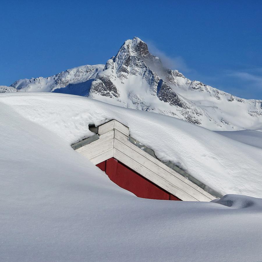Hotel The Red House Tasiilaq Exterior foto