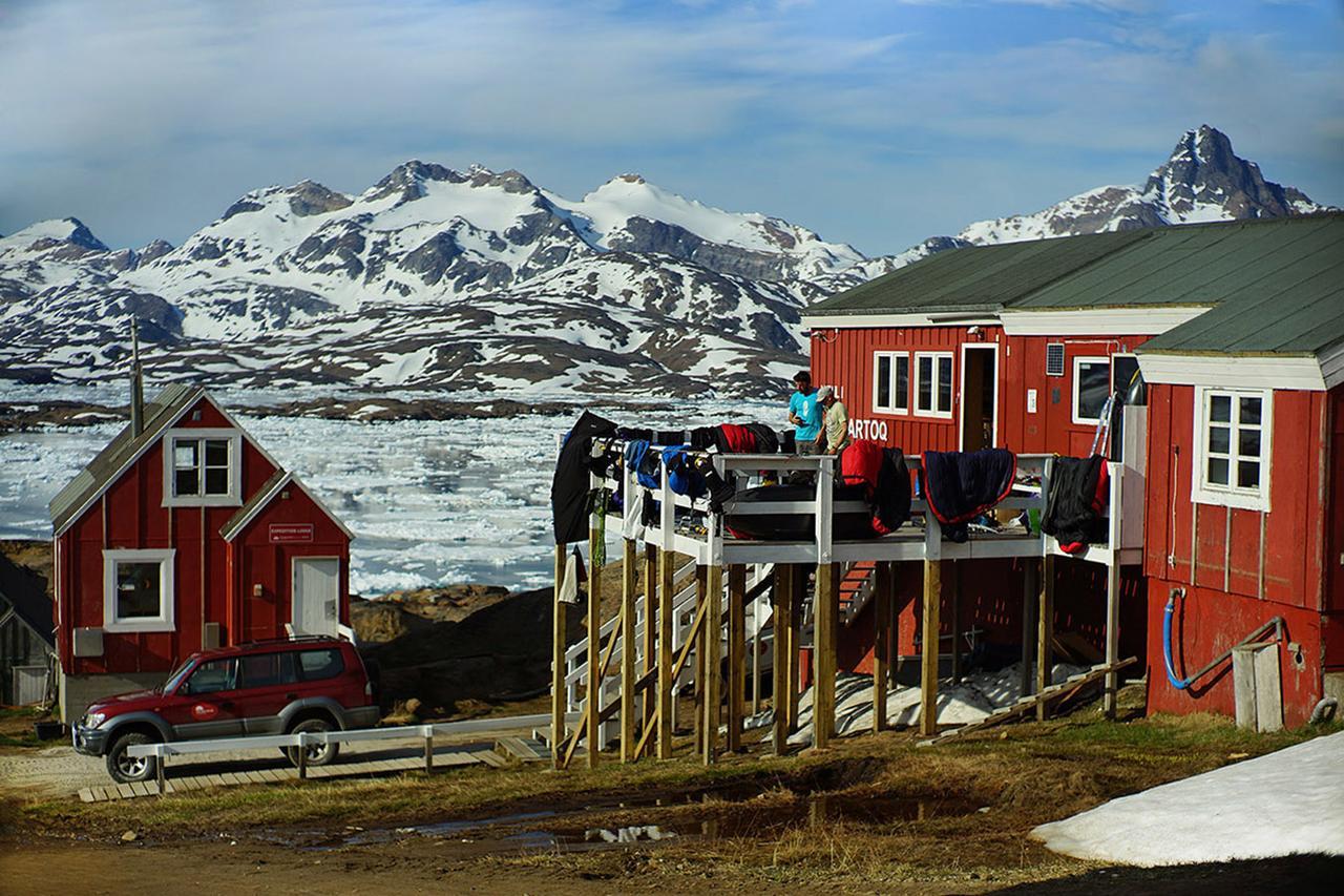 Hotel The Red House Tasiilaq Exterior foto